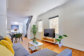 3 Bedroom House Chippendale Near the Center 2 E-Bikes Included, Sydney